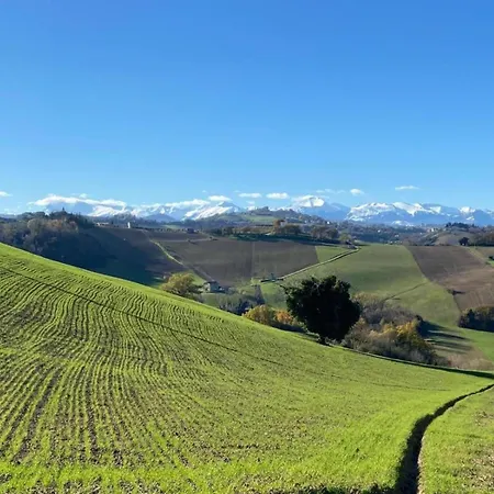 Delightful With Private Terrace Esanatoglia